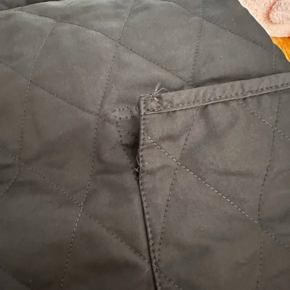 Authentic black quilted Burberry jacket - Picture 4 of 7